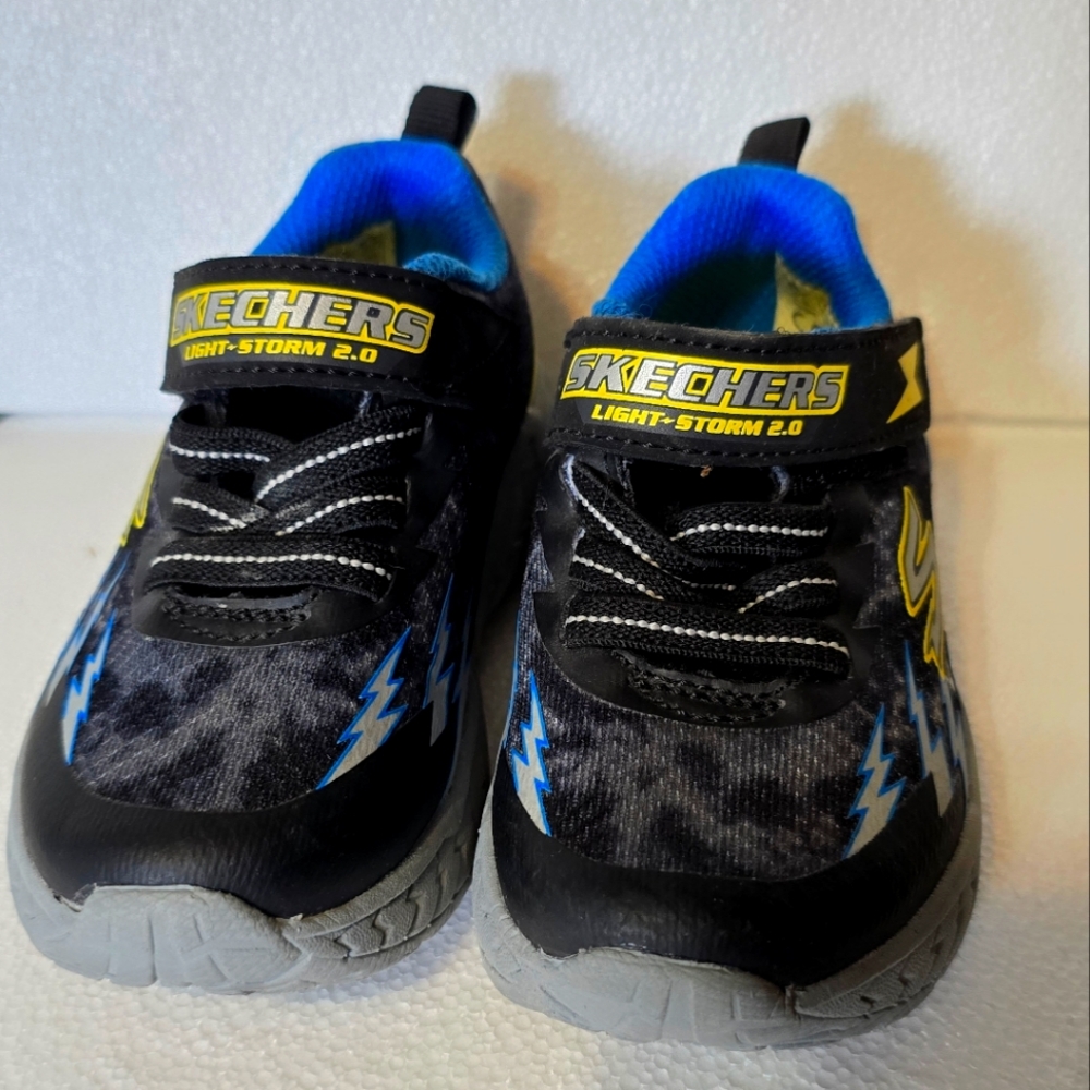 Sketchers light-storm 2.0 toddler size 6
